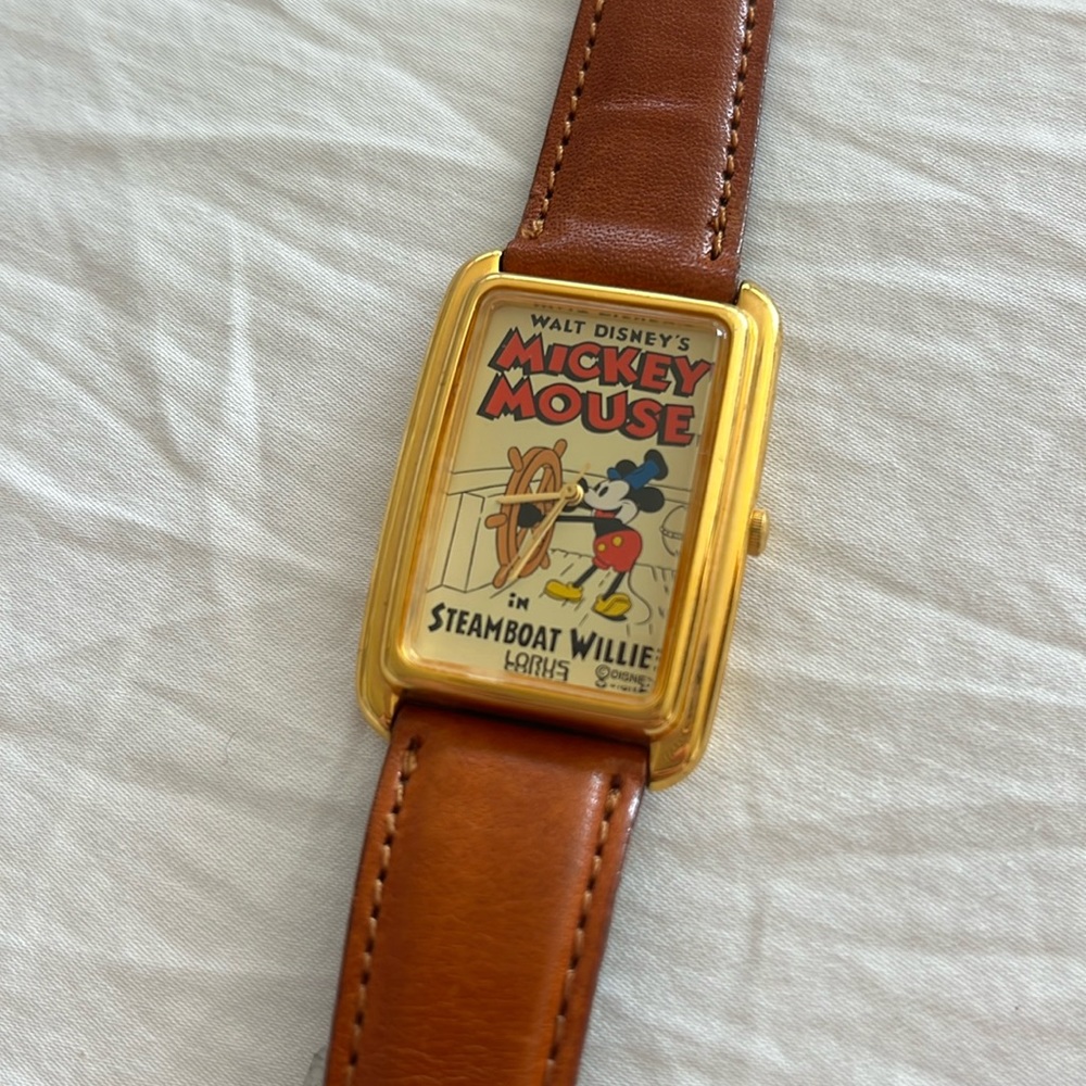 Mickey Mouse Steamboat Willie Lorus watch